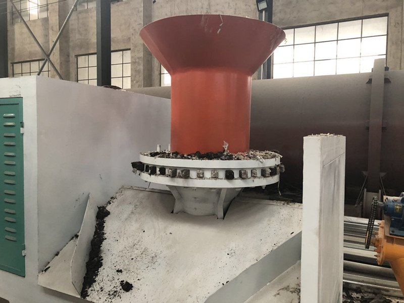 產(chǎn)量為1.5噸的秸稈壓塊機